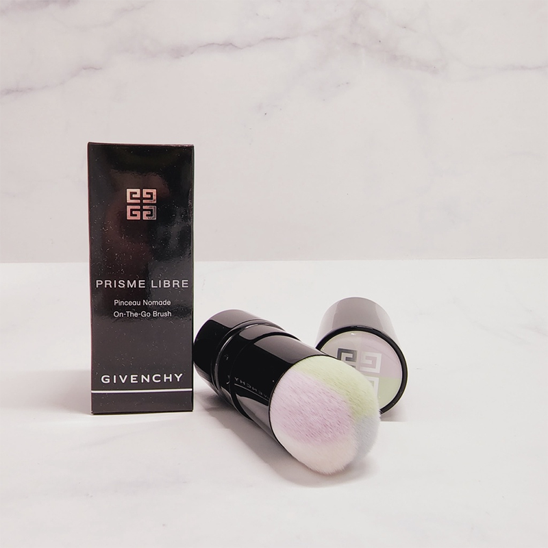Givenchy Prisme Libre On The Go Brush (กล่องมีตำหนิ ไม่มีผลต่อการใช้งาน) 