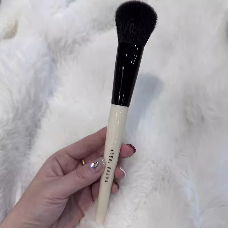 Bobbi Brown Blush Brush 